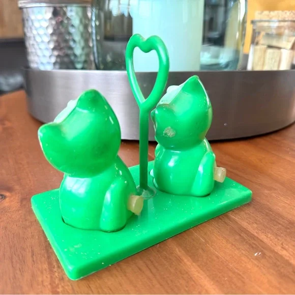 Vintage Green Cat Salt and Pepper Shakers - Picture 7 of 9